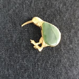 Kiwi Bird brooch